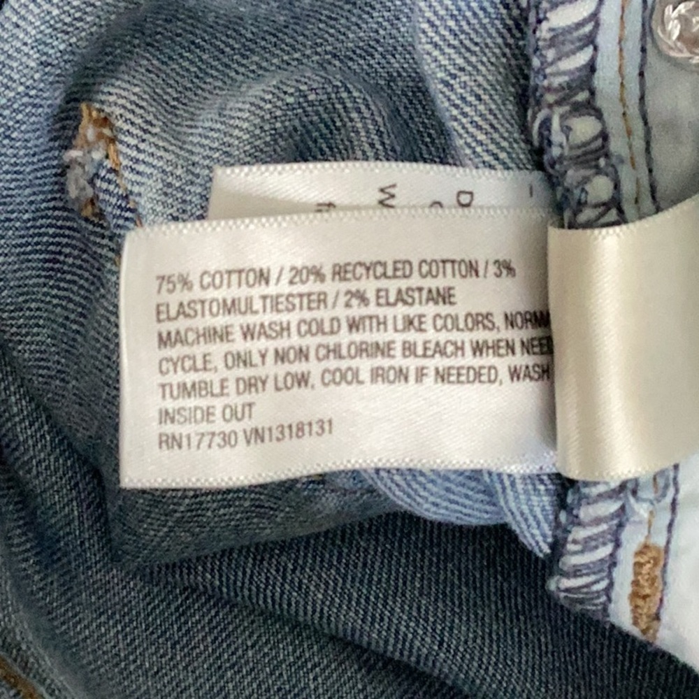 Universal Thread Women’s High Rise Jeans - Picture 5 of 5